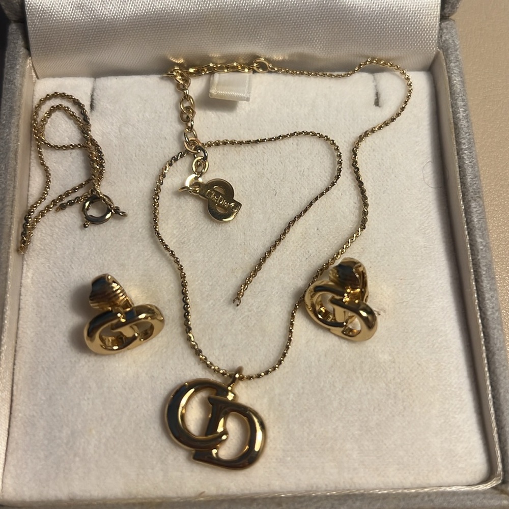 Christian Dior Bijoux Gold Jewelry Set - Clip On Earrings -Broken Necklace Chain - Picture 2 of 10